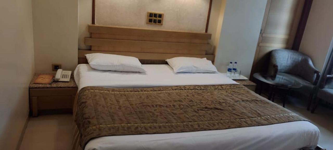 Hotel Deccan Royaale, Shivajinagar Pune Eksteriør billede