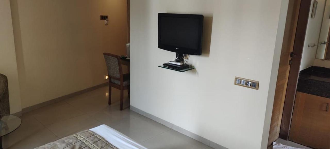 Hotel Deccan Royaale, Shivajinagar Pune Eksteriør billede