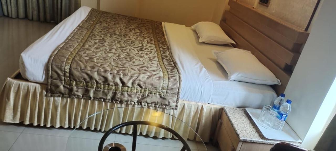 Hotel Deccan Royaale, Shivajinagar Pune Eksteriør billede