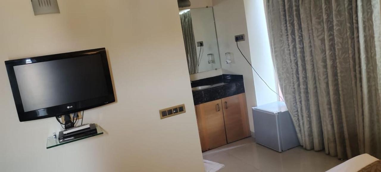 Hotel Deccan Royaale, Shivajinagar Pune Eksteriør billede