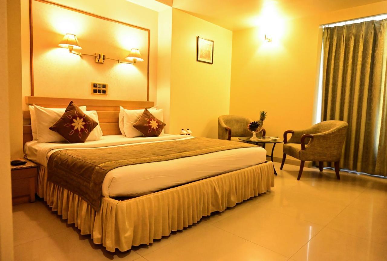 Hotel Deccan Royaale, Shivajinagar Pune Eksteriør billede