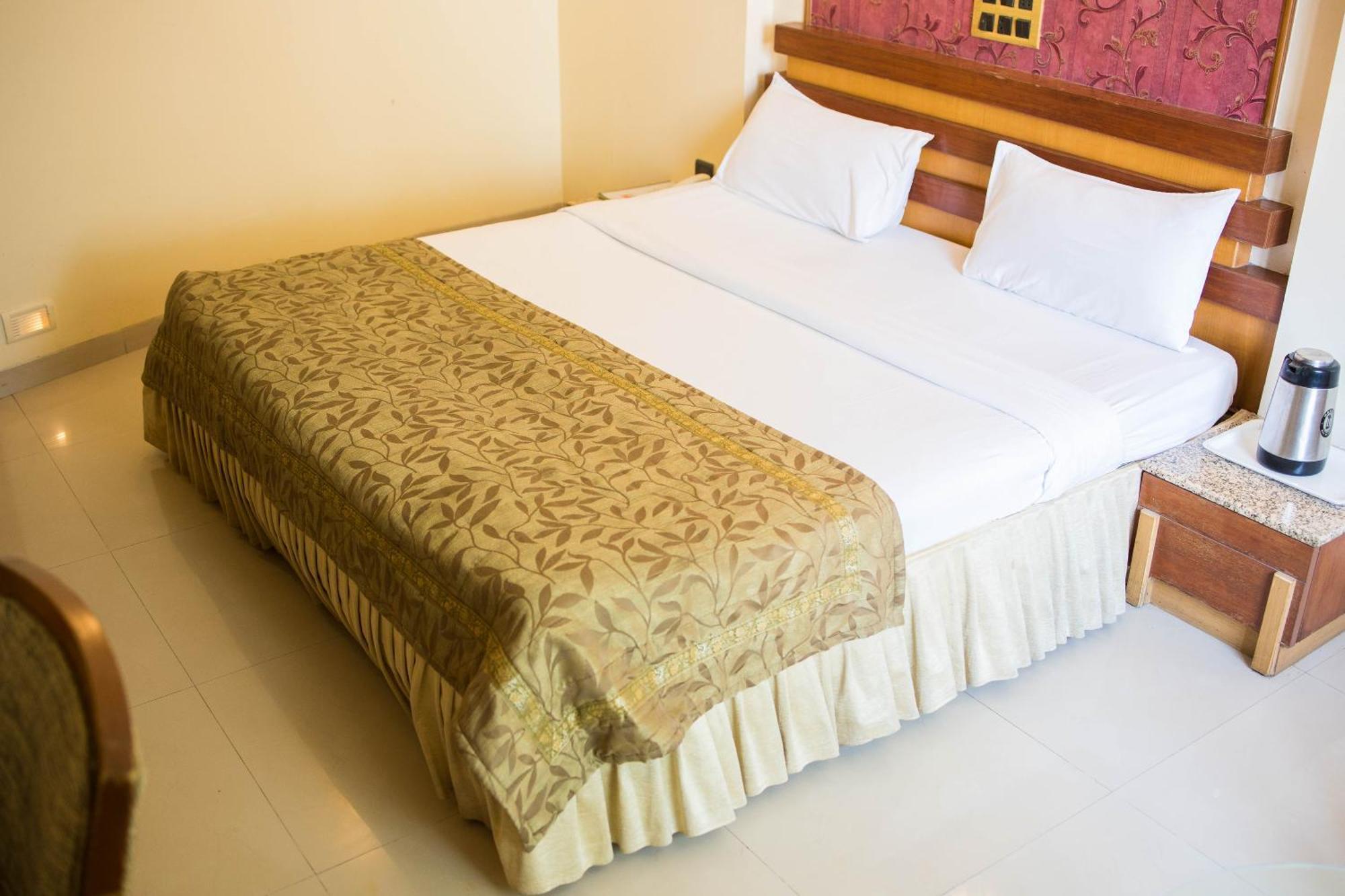Hotel Deccan Royaale, Shivajinagar Pune Eksteriør billede